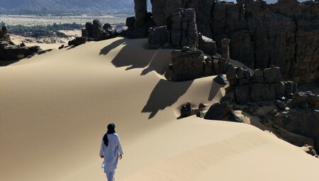 Abwechslungsreiche Wüste bei der Oase Djanet
