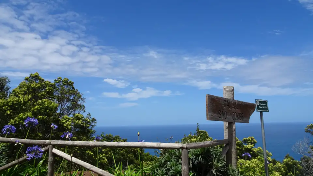 Madeira - Küstenwanderungen und blühende Gärten (Selfguided)