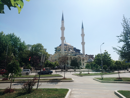 Zentralmoschee von Mitrovica | © Bildlizenzen von Shutterstock.com Zentralmoschee von Mitrovica | © Bildlizenzen von Shutterstock.com
