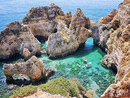 Spektakuläre Felsformationen von Ponta da Piedade | © Bildlizenzen von Shutterstock.com Spektakuläre Felsformationen von Ponta da Piedade | © Bildlizenzen von Shutterstock.com