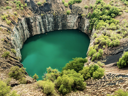 Big Hole | © Bildlizenzen von Shutterstock.com Big Hole | © Bildlizenzen von Shutterstock.com