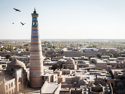 Minarett Islam Khodja in der historischen Stadt Ichan Qala | © Bildlizenzen von Shutterstock.com Minarett Islam Khodja in der historischen Stadt Ichan Qala | © Bildlizenzen von Shutterstock.com