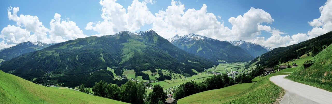 Bramberg | © Bildlizenzen von Shutterstock.com Panoramablick über Bramberg | © Bildlizenzen von Shutterstock.com
