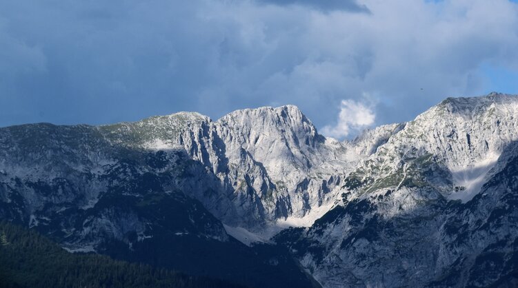 Das Kaisergebirge am Adlerweg | © Waldemar Brandt (unsplash) adlerweg-wilder-kaiser-bergkulisse | © Waldemar Brandt (unsplash)