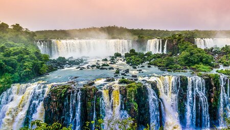 Panorama der Iguaçu-Wasserfälle