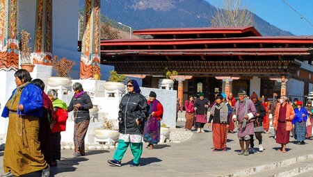 Umrundung der Memorial Chorten in Thimphu