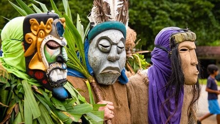 Maskentanz der Indigenen