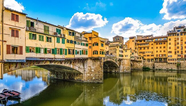 Ponte Vecchio über den Arno in Florenz