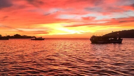 Sonnenuntergang am Strand von Kota Kinabalu
