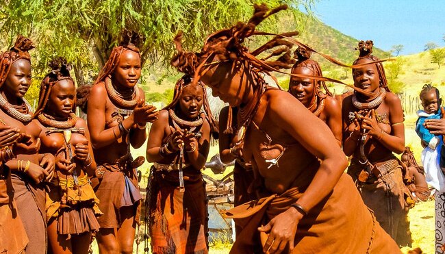Tanz der Himba-Frauen