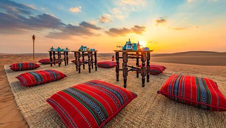 Sonnenaufgang im Wüstencamp