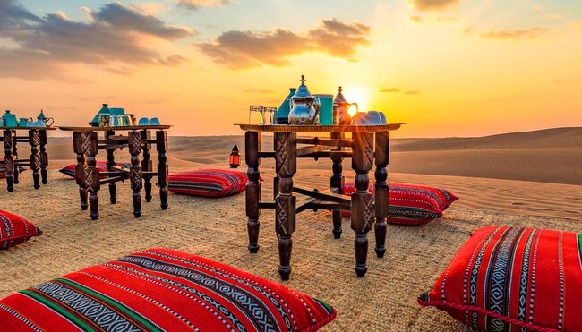 Sonnenaufgang im Wüstencamp