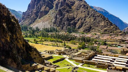 Blick von Ollantaytambo über das Heilige Tal der Inka