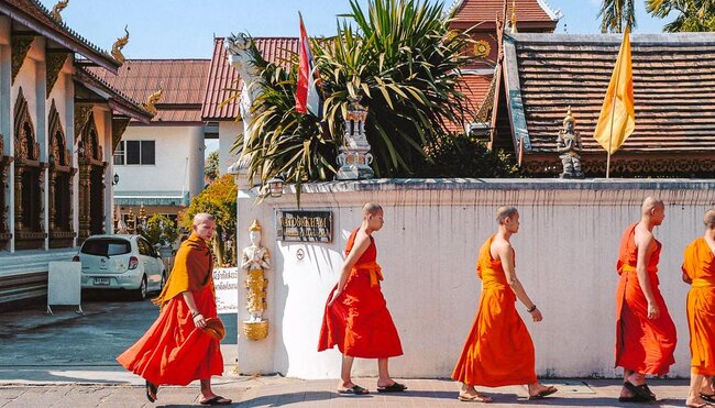 M?nche auf der Stra?e in Chiang Mai