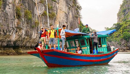 Unterwegs in der Halong Bucht