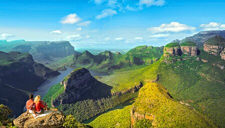 Paar beim Ausblick auf den Blyde River Canyon