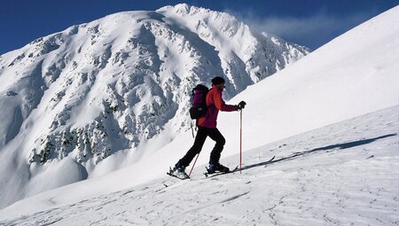 Skitourengeher im Aufstieg