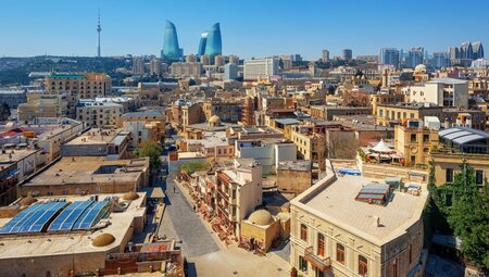Blick auf Baku vom Jungfrauenturm in der Altstadt