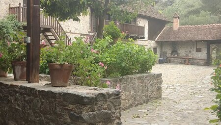 Zypern – Troodos-Gebirge und Mittelmeer