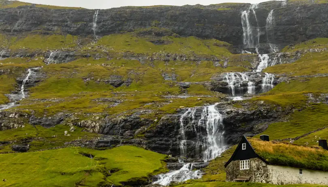 Färöer Inseln – Wandern durch die grüne Bergwelt