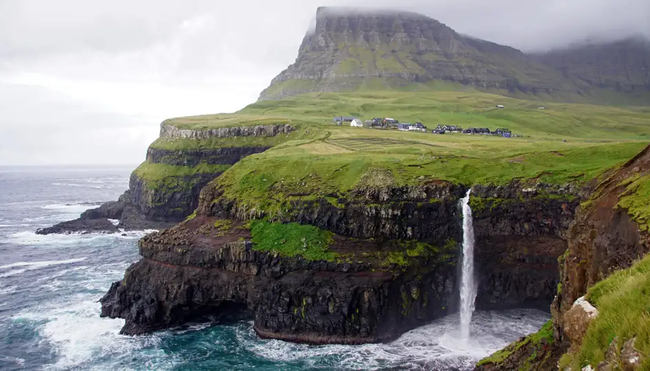 Färöer Inseln – Wandern durch die grüne Bergwelt