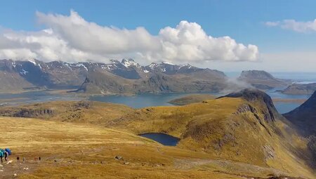 Lofoten – Wandern zwischen Bergen & Fischerdörfern