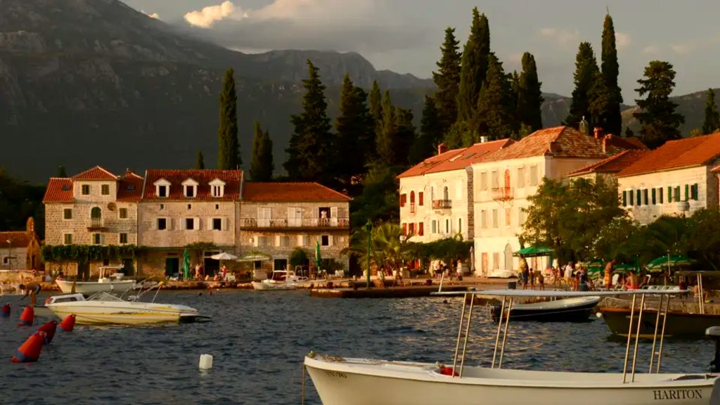 Montenegro – Dinarisches Gebirge: Wandern zur Adria