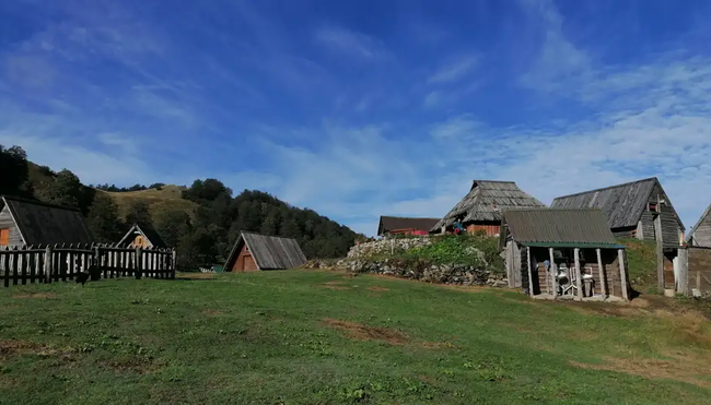 Montenegro – Dinarisches Gebirge: Wandern zur Adria