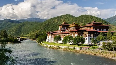 Bhutan, Nepal – Trekking & Klosterfest im Himalaya