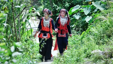 Vietnam – Grüne Bergwelt & mystische Halong-Bucht