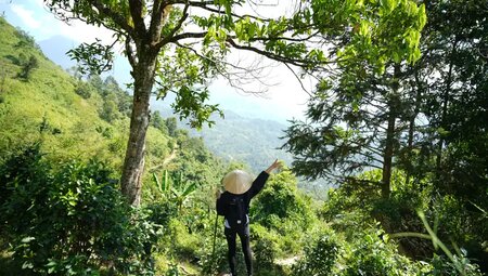 Vietnam – Grüne Bergwelt & mystische Halong-Bucht