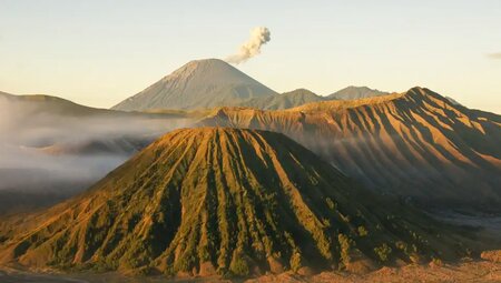 Indonesien – Vulkan-Besteigung & Reisterrassen