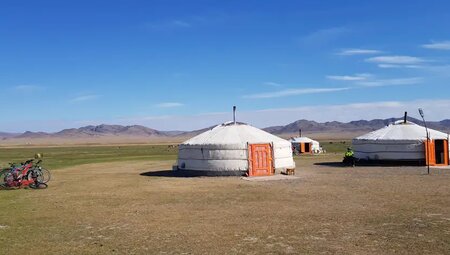 Mongolei – MTB Reise über die Berge zur Wüste Gobi