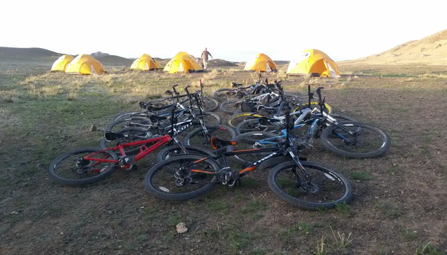 Mongolei – MTB Reise über die Berge zur Wüste Gobi