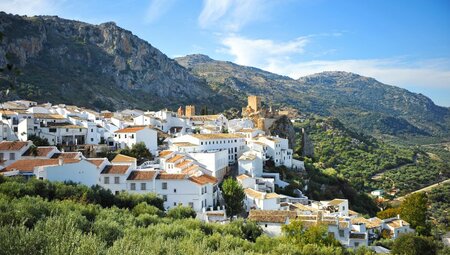 Panoramablick von Zuheros, Subbetica, Cordoba, Spanien