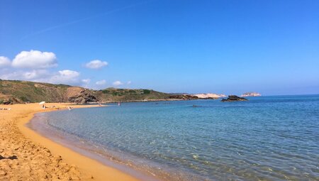 Strand an der Nordküste Menorcas