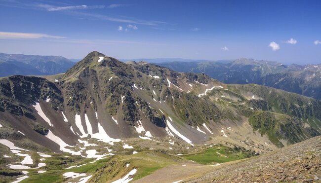 Aussicht vom Pic de la Serrera in Andorra