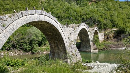 Griechenland – Tiefe Schlucht und urige Dörfer im grünen Norden (Selfguided)