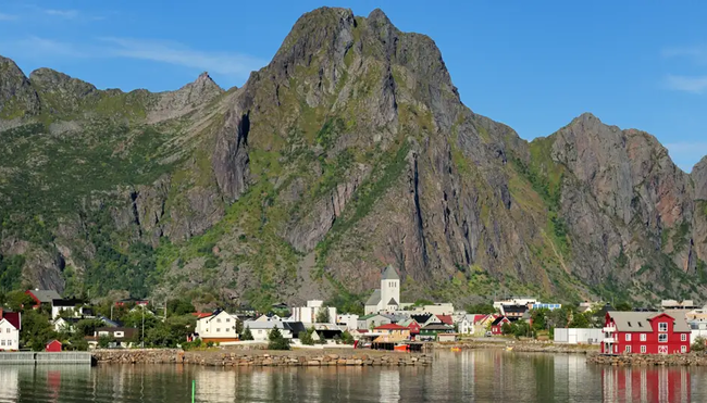 Lofoten – Wandern zwischen Bergen & Fischerdörfern