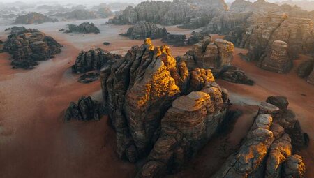 Jordanien, Saudi-Arabien - Höhepunkte zweier Welten: Petra & Al Ula Jordanien, Saudi-Arabien - Höhepunkte zweier Welten: Petra & Al Ula