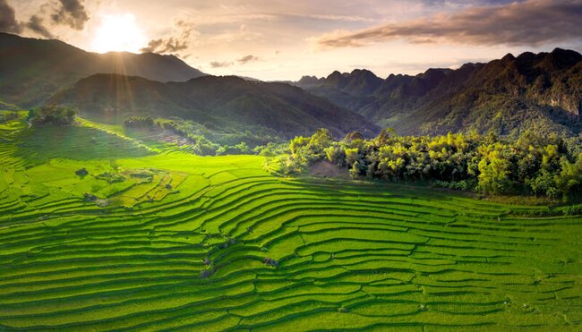 Vietnam, Kambodscha, Laos - Wanderreise von Hanoi bis Luang Prabang Vietnam, Kambodscha, Laos - Wanderreise von Hanoi bis Luang Prabang