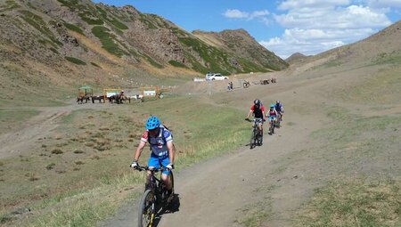Mongolei - MTB Reise über die Berge zur Wüste Gobi