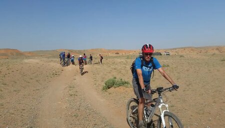 Mongolei – MTB Reise über die Berge zur Wüste Gobi