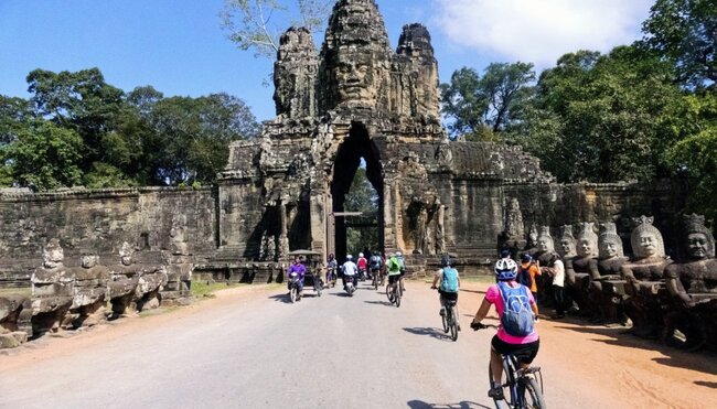 Radeln durch Angkor Wat