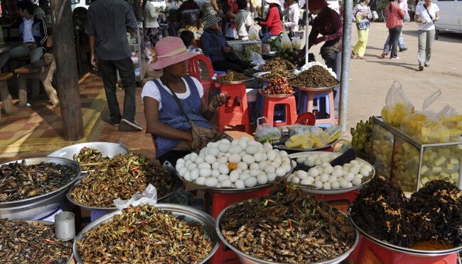 Straßenmarkt in Kambodscha