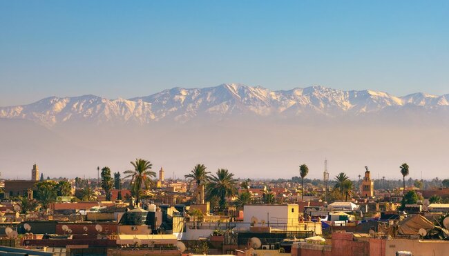 Marrakesch mit Aussicht zum Atlas Gebirge