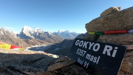 Am Gipfel des Gokyo Ri