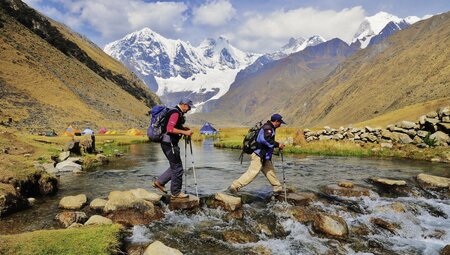 Trekker am Jahuacocha Huayhuash