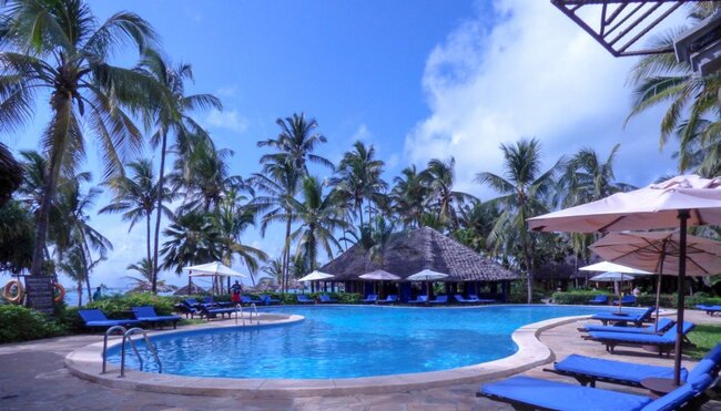 TansaniaSansibarBreezesPool