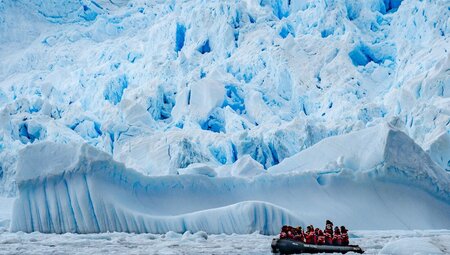 Ultimate New Year's: Falklands, South Georgia & Antarctic Circle (Ocean Albatros) 